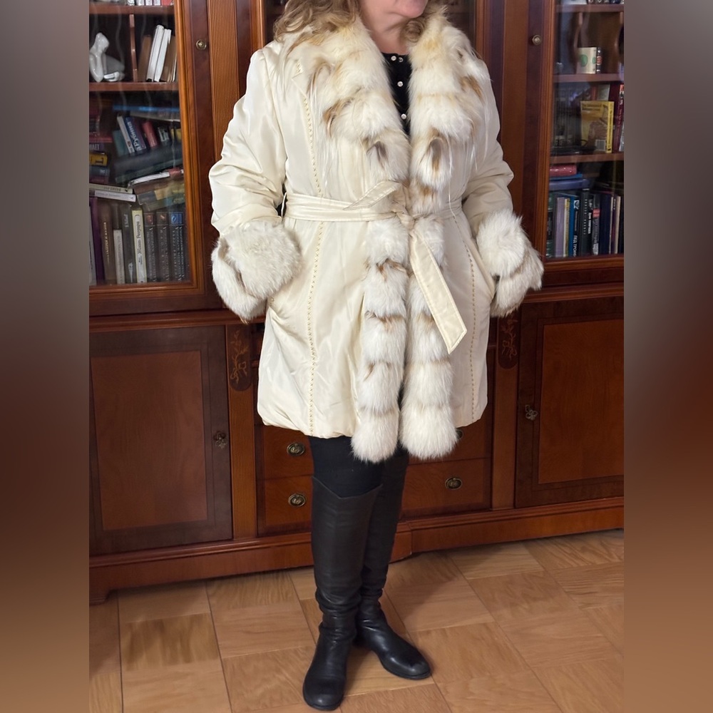 Coat Jacket /Parka real Fur .White /Milk color winter . Sz L/XL